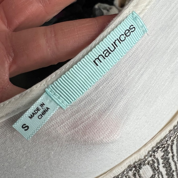 🔥2/$10 |•MAURICES•| Beaded Sequined Sheer Cream Top Size Small - Picture 8 of 12